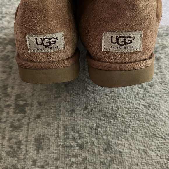 CLASSIC SHORT II UGG BOOTS- SIZE 9 (WOMENS) - Picture 3 of 7
